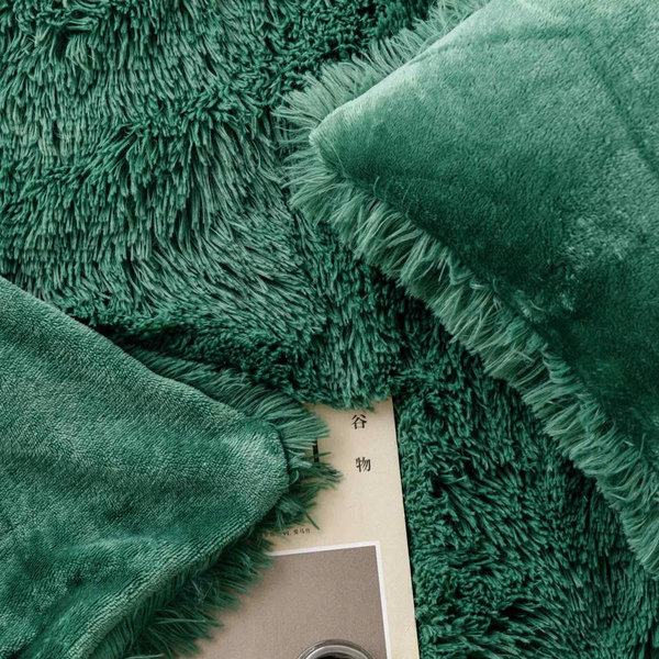 Blanket 70 x 150 Furry Italian Yeti Bottle Green