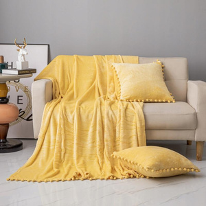 Blanket 150 x 200 Microfiber Pompie Pompoms Mustard
