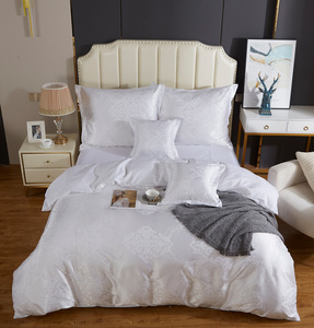 Bedding 220 x 200 5 pcs Satin Embroidered AT006