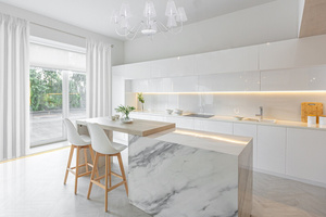 Zasłona 135 x 250 Dekoracyjna Przelotki Adley Biel