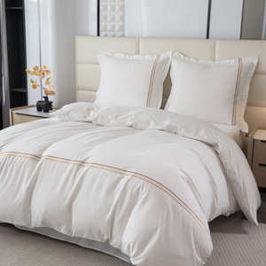 Pościel 160 x 200 3cz Gładka Z Haftem Lumera 01