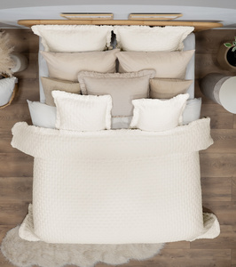 Narzuta 220 x 240 Pikowana Z Falbaną Celia 04