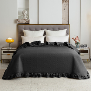 Quilted Bedspread 170 x 210 with Ruffle Rosella 02