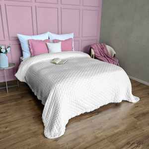 Narzuta 200 x 220 Pikowana Z Falbaną Celia 01