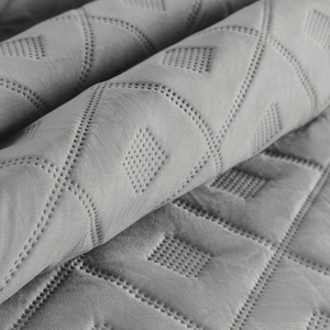 Quilt 170 x 210 Design Quilted Alara6 Silver