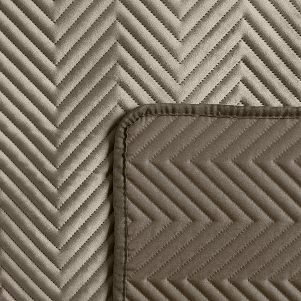 Narzuta 230 x 260 Dekoracyjna Welurowa Sofia Brąz