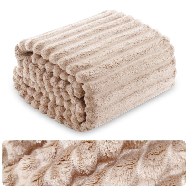 Koc 200 x 220 Mikrofibra Tłoczona Pasy Nuvio 05
