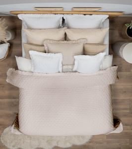 Narzuta 170 x 210 Pikowana Z Falbaną Celia 03