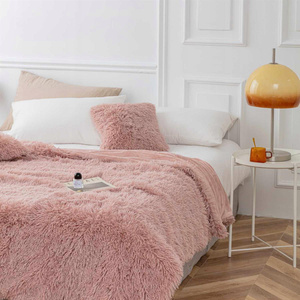 Koc 200 x 220 Włochacz Futrzany Yeti Pudrowy