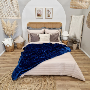 Koc 200 x 220 Akrylowy Jednolity Ciepły Yasemin 09