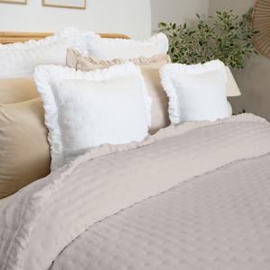 Narzuta 170 x 210 Pikowana Z Falbaną Celia 03