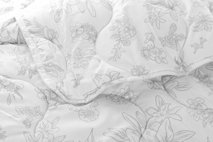 Lily 140 x 200 Anti-allergenic Quilt All Year Round
