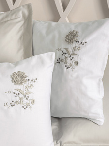 Bedding 200 x 220 6pcs Satin Embroidered 3D Omer 08