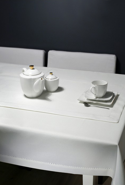 Stain Resistant Tablecloth with Moiré 240_White 85x85