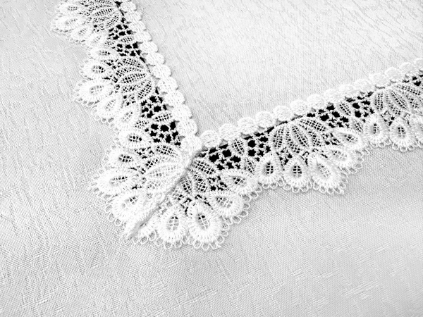 Stain-Resistant Tablecloth 150 x 260 with Lace 2100 White