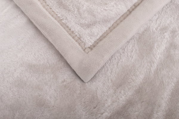 Koc 160 x 200 Akrylowy Jednolity Ciepły Yasemin 07