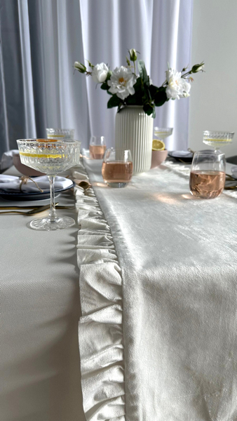 Bieżnik 40 x 160 Dekoracyjny z Falbankami Ligia 01