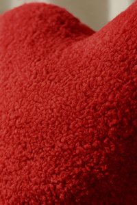 Poduszka 44 x 36 Dekoracyjna Serce Boucle Czerwony