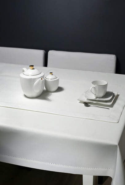 Obrus 140 x 450 Plamoodporny z Mereżką wz. 240_Bia