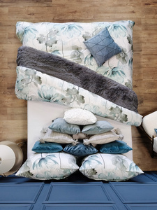 40 x 40 Decorative pillowcase Melanie C.Blue