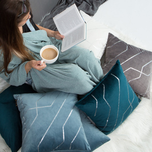 Poszewka 45 x 45 Dekoracyjna Velvet Blink 37 Niebie