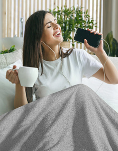 170 x 210 Microfiber Boucle Silver Blanket