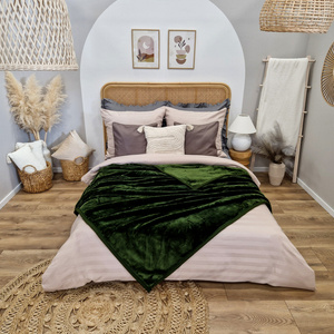 Koc 160 x 200 Akrylowy Jednolity Ciepły Yasemin 10