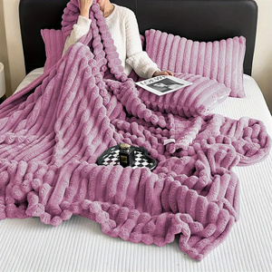 Koc 160 x 200 Mikrofibra Pluszowy Pasy Shirley 03