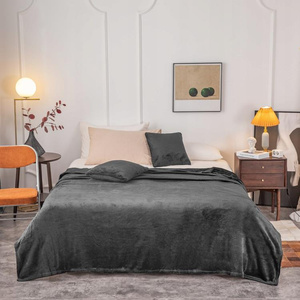 Koc 200 x 220 Mikrofibra Solo Czarny