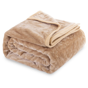 Koc 70 x 160 Akrylowy Jednolity Ciepły Yasemin 01