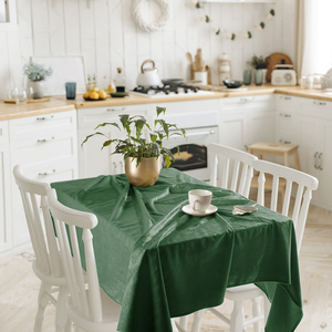 110 x 160 Decorative Velvet Soft Bottle Tablecloth