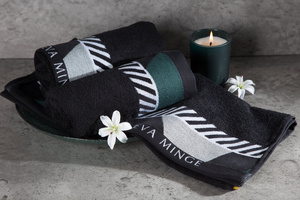 Eva Minge Eva7 Bath Towel 50 x 90 Black