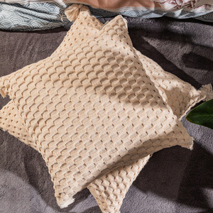 Poszewka 45 x 45 Dekoracyjna Seville 4A Beż