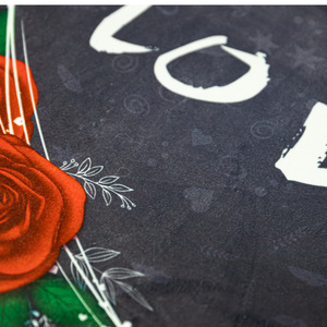 Poszewka 40 x 40 Dekoracyjna Heart Velvet 06