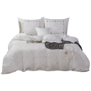 Bedding 160 x 200 5 pcs Satin Embroidered AT012