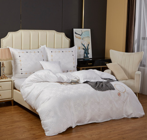 Bedding 160 x 200 5 pcs Satin Embroidered AT012