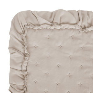 Narzuta 220 x 240 Pikowana Z Falbaną Celia 03