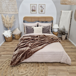 Koc 70 x 160 Akrylowy Jednolity Ciepły Yasemin 04