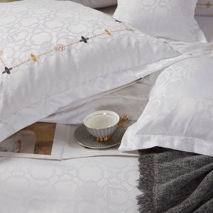 Bedding 220 x 200 5 pcs Satin Embroidered AT012