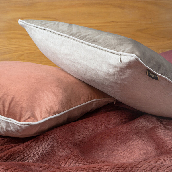Poszewka 45 x 45 Dekoracyjna Velvet 57J Sreb