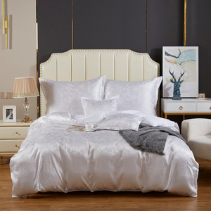 Bedding 160 x 200 5pcs Satin Embroidered AT001