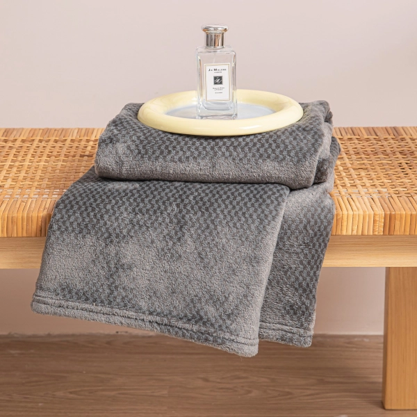 70 x 150 Plush Microfiber Willy Graphite Blanket