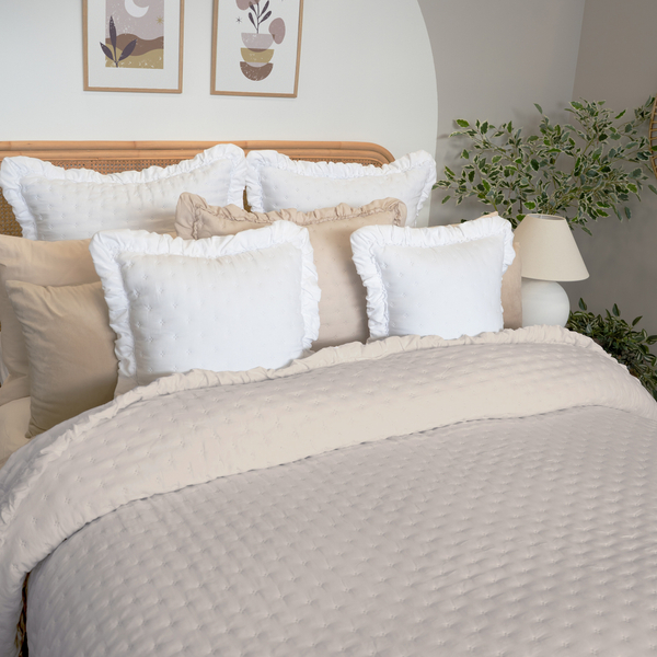 Narzuta 170 x 210 Pikowana Z Falbaną Celia 03