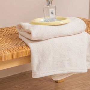 200 x 220 Plush Microfiber Willy Cream Blanket