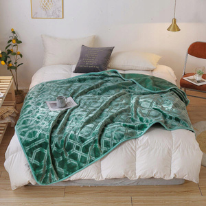 Blanket 160 x 200 Vito Stamped Acrylic Bottle Green