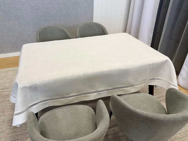 Stain-Resistant Tablecloth 110 x 160 with Lace Nela 549