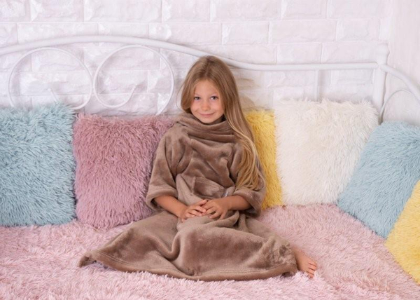 70 x 90 Children's Kangoo Blanket with Mini 17 Sleeves