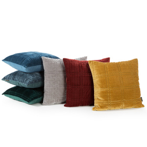 Poszewka 45 x 45 Dekoracyjna Velvet KRISTIN2 Czarny