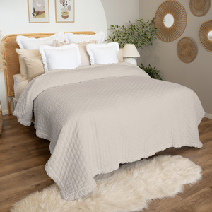 Narzuta 170 x 210 Pikowana Z Falbaną Celia 03