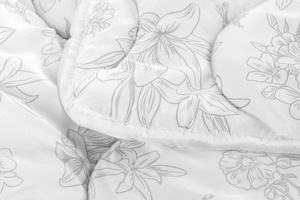 Lily 200 x 220 Anti-allergenic Quilt All Year Round